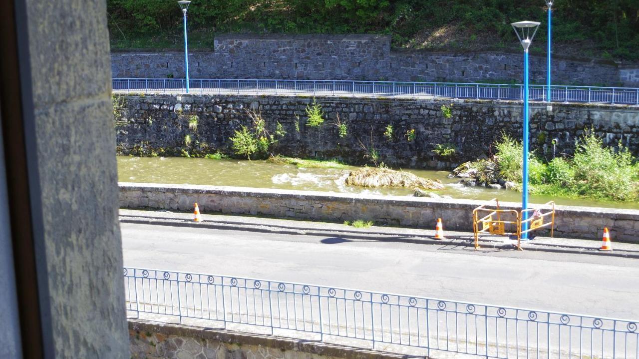 Au Pied De La Dordogne Leilighet La Bourboule Eksteriør bilde